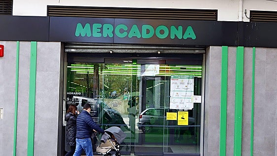 Los comedores de los supermercados ganan terreno en Burgos mientras la hostelería denuncia «intrusismo» y «competencia desleal»