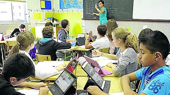 Castilla y León recibe más de 18.000 dispositivos y digitaliza más de 13.000 aulas con el Plan de Digitalización del Ministerio