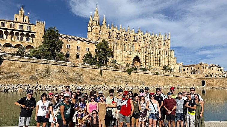 La UBU y Fundación Miradas llevan a jóvenes con discapacidad de Burgos a un campus de inclusión en Mallorca