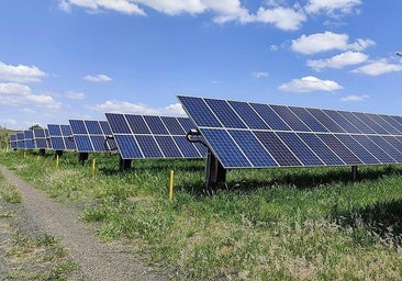 Planean instalar baterías para guardar la energía que producen 5.800 paneles solares en un pueblo de Burgos