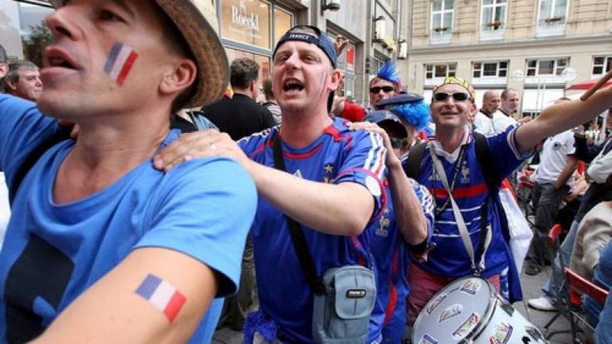 FRANCIA-TOGO (0-2). Francia suda para citarse con España