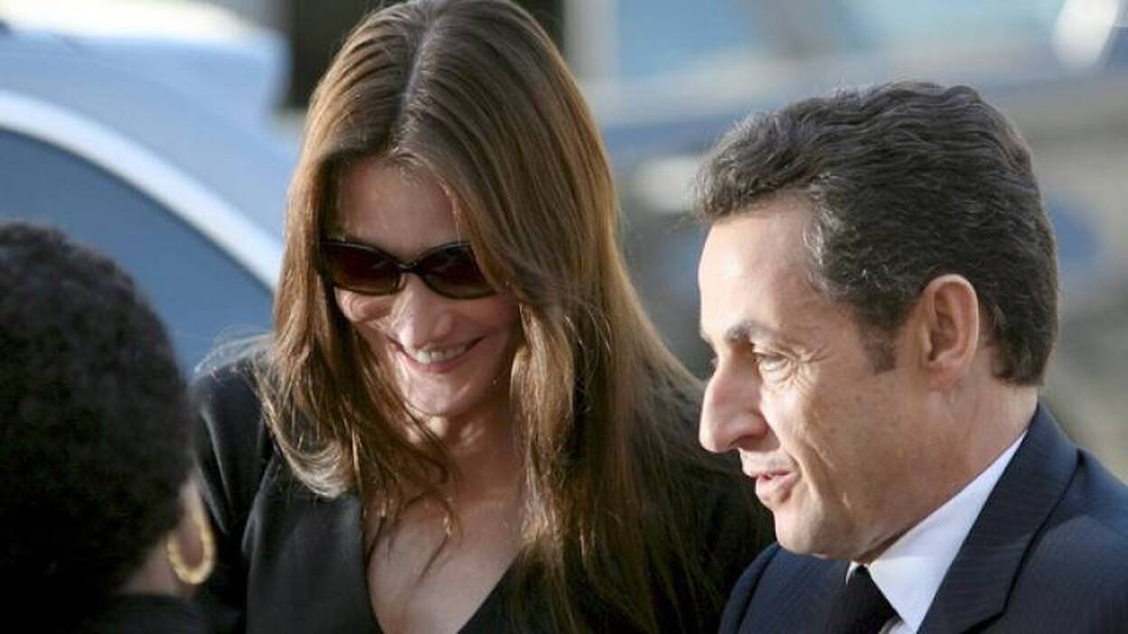 Sarkozy y Carla Bruni de visita oficial en Sudáfrica
