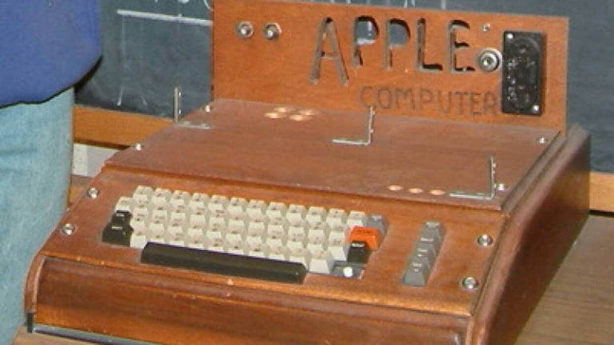 El primer ordenador de Apple se vende 425 veces más caro que el iPad