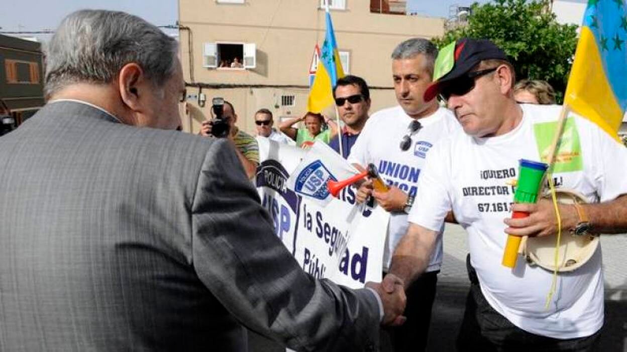 El policía que fue sancionado por multar a Saavedra recurre el castigo