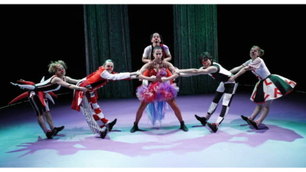 Ananda Dansa llena el Cuyás de divertidos monstruos de feria
