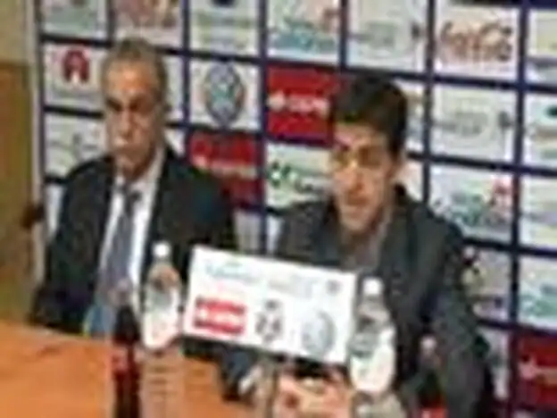 Presentación del entrenador Antonio Tapia