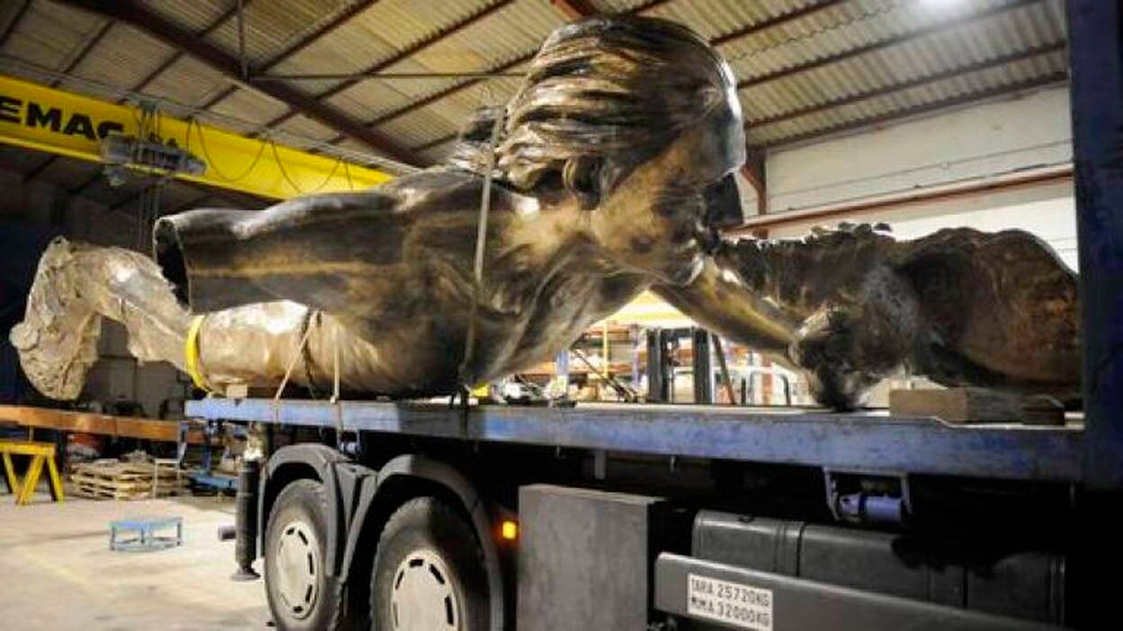 El tritón tomó rumbo a La Laja