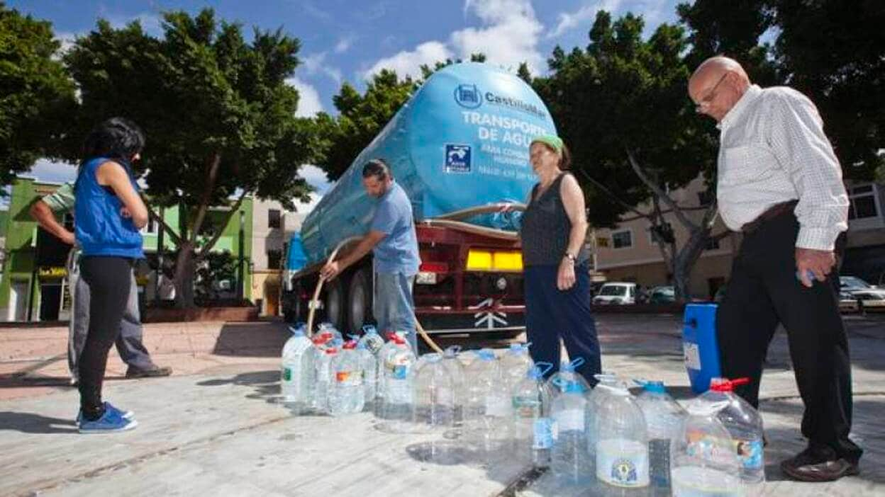 Canaragua acaba la limpieza de la red de abasto e inicia el suministro de agua en El Tablero