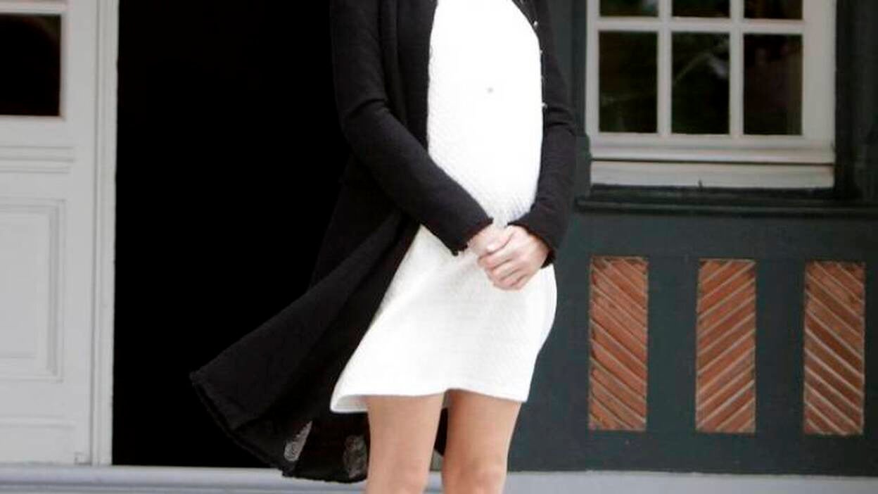 Carla Bruni, embarazadísima