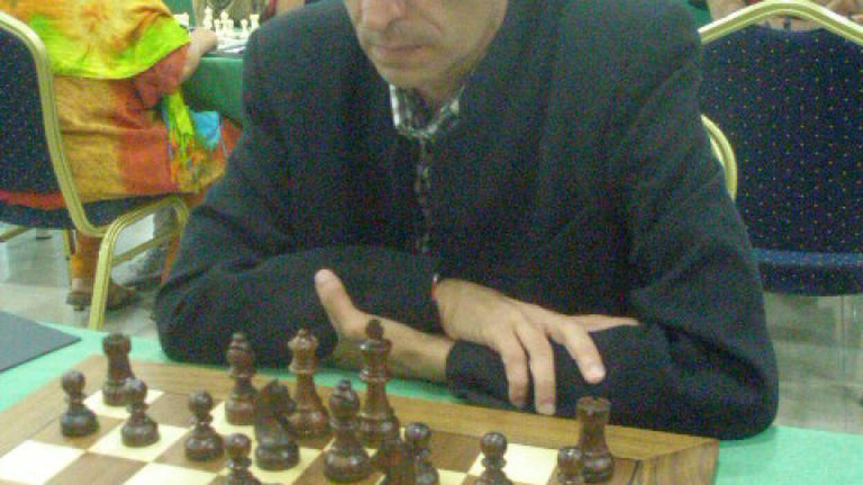 256 jugadores de 72 clubes, a escena