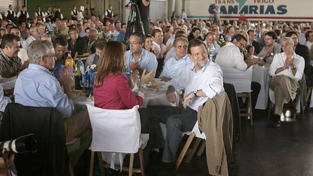 Rajoy pide a canarios que se sumen &#039;a la tarea gigantesca&#039; del cambio
