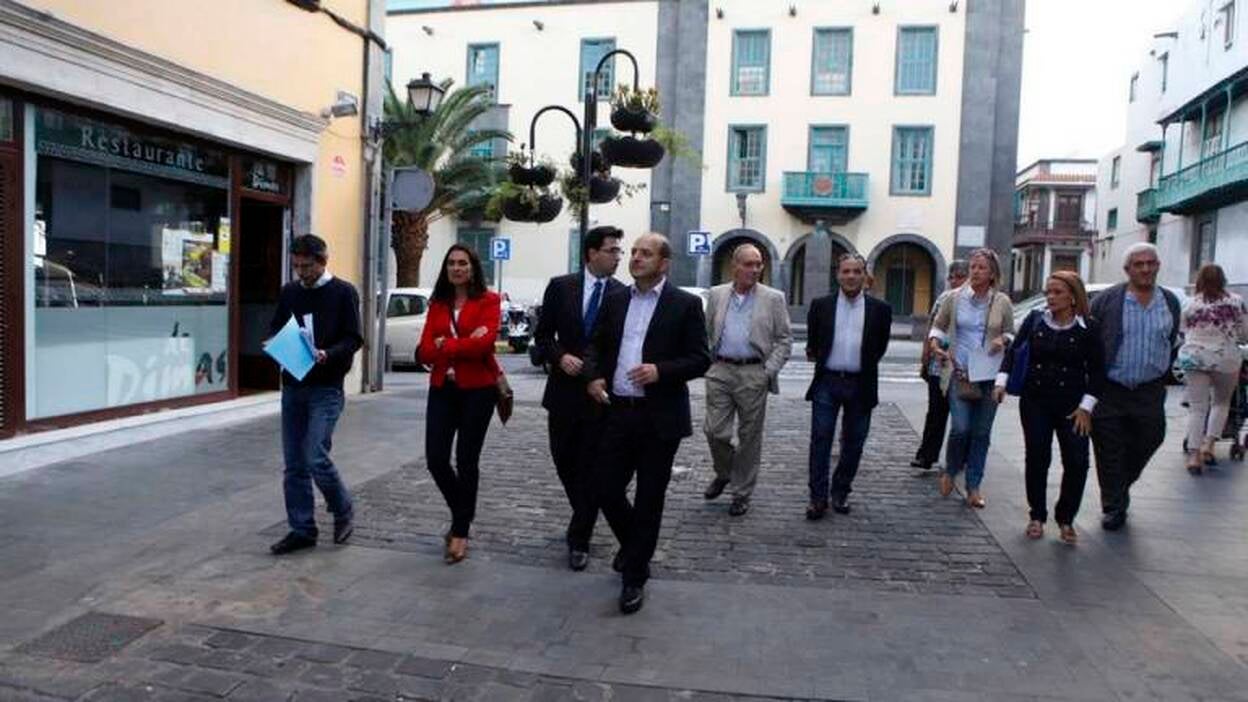 Cardona visita el barrio de Vegueta