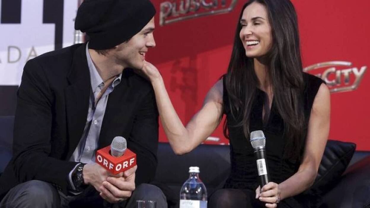 Demi Moore se divorcia de Ashton Kutcher