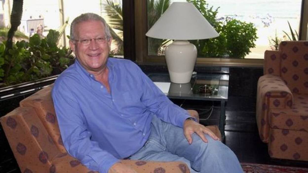 Juancho Armas Marcelo ataca a Hugo Chávez en su novela