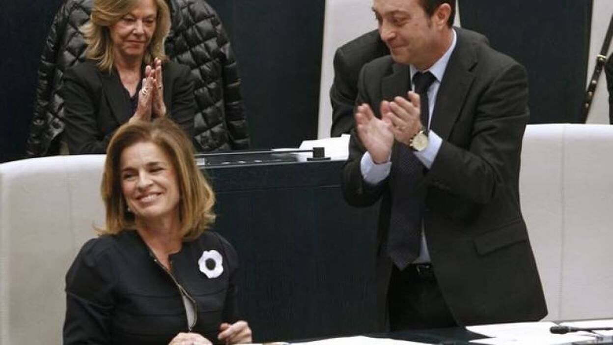 Ana Botella es investida primera alcaldesa de Madrid