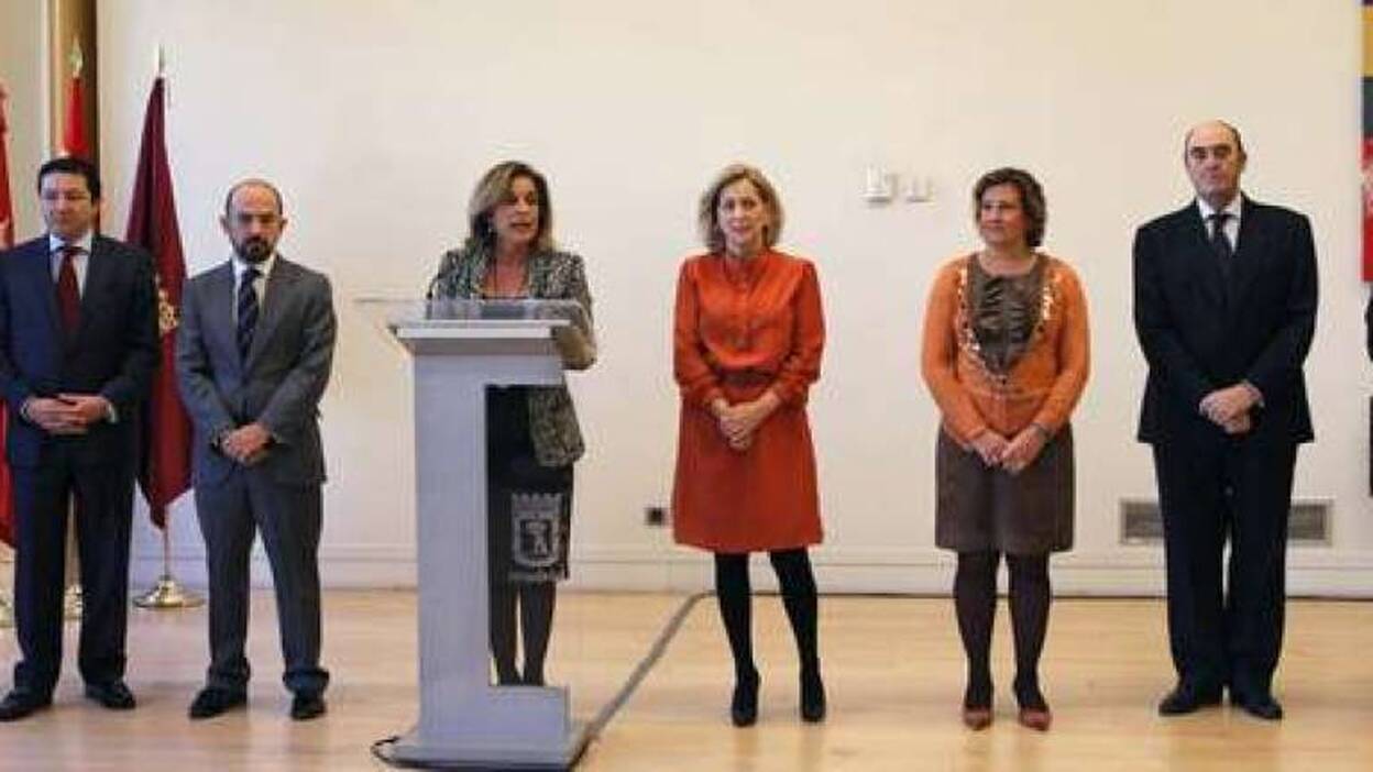 Botella reduce a siete las concejalías