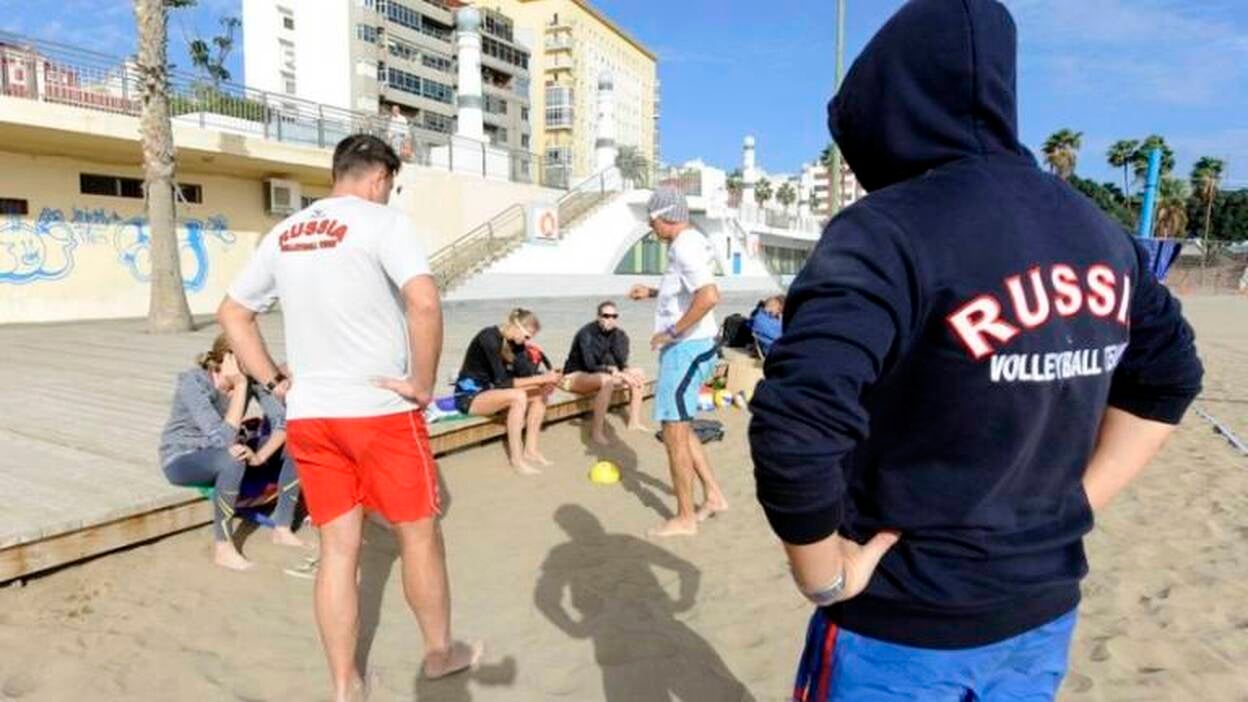 El equipo ruso de voley playa entrena en Las Alcaravaneras