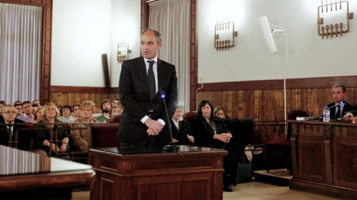 Un futuro pendiente de cinco votos