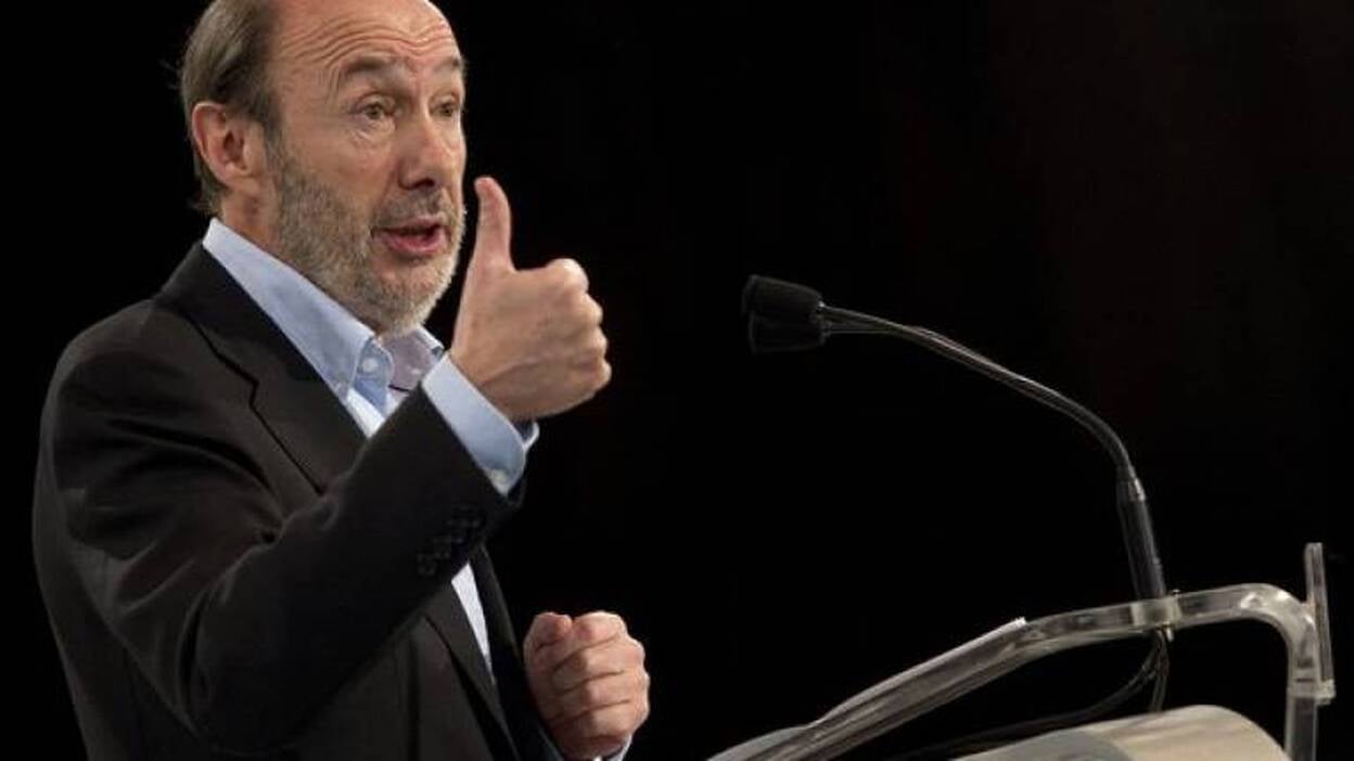 Rubalcaba denuncia la "campaña repugnante de ataque" a los sindicatos