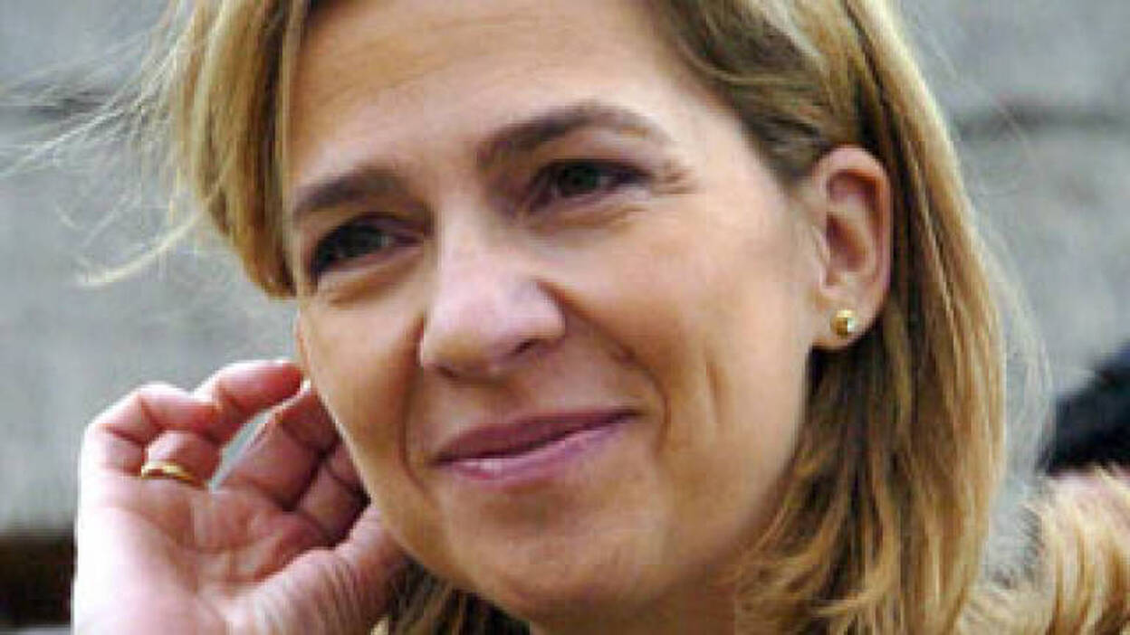 La infanta Cristina ha llegado este miércoles a Barajas procedente de París