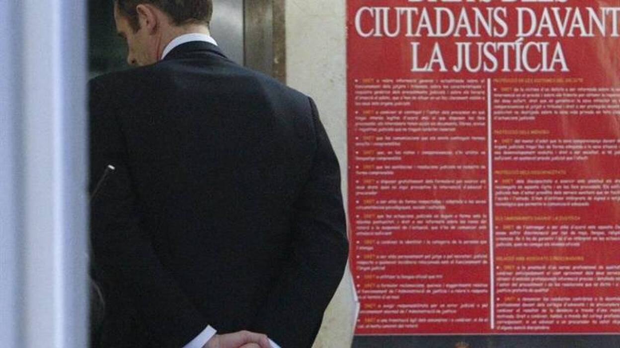 Urdangarin dice que no participó en gestión y contabilidad de las sociedades