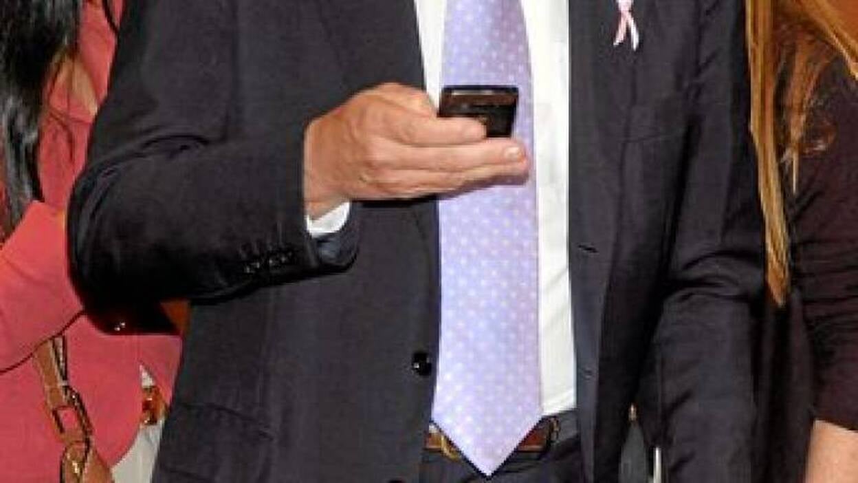 Soria alienta a Repsol pese a la oposición en canarias