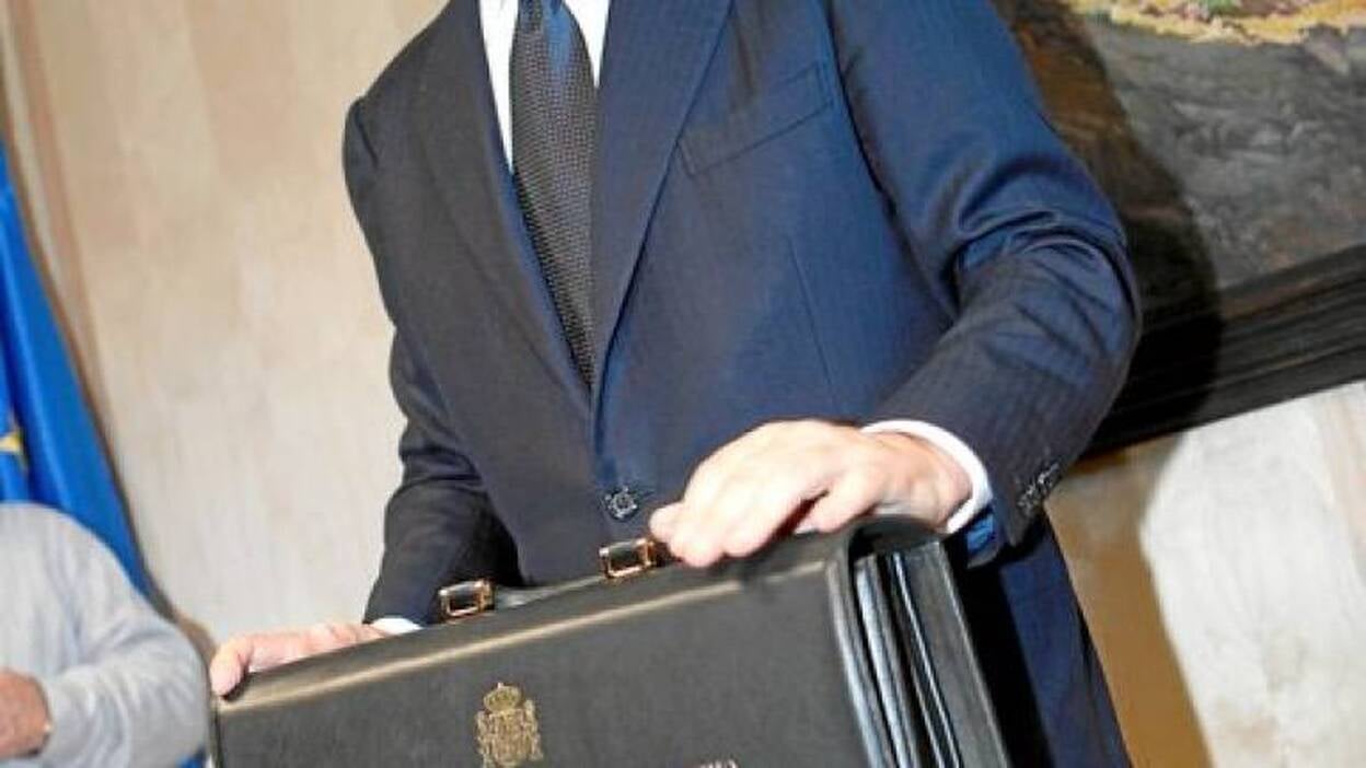 Soria reitera el "sí" a Repsol tras oír al gobierno canario