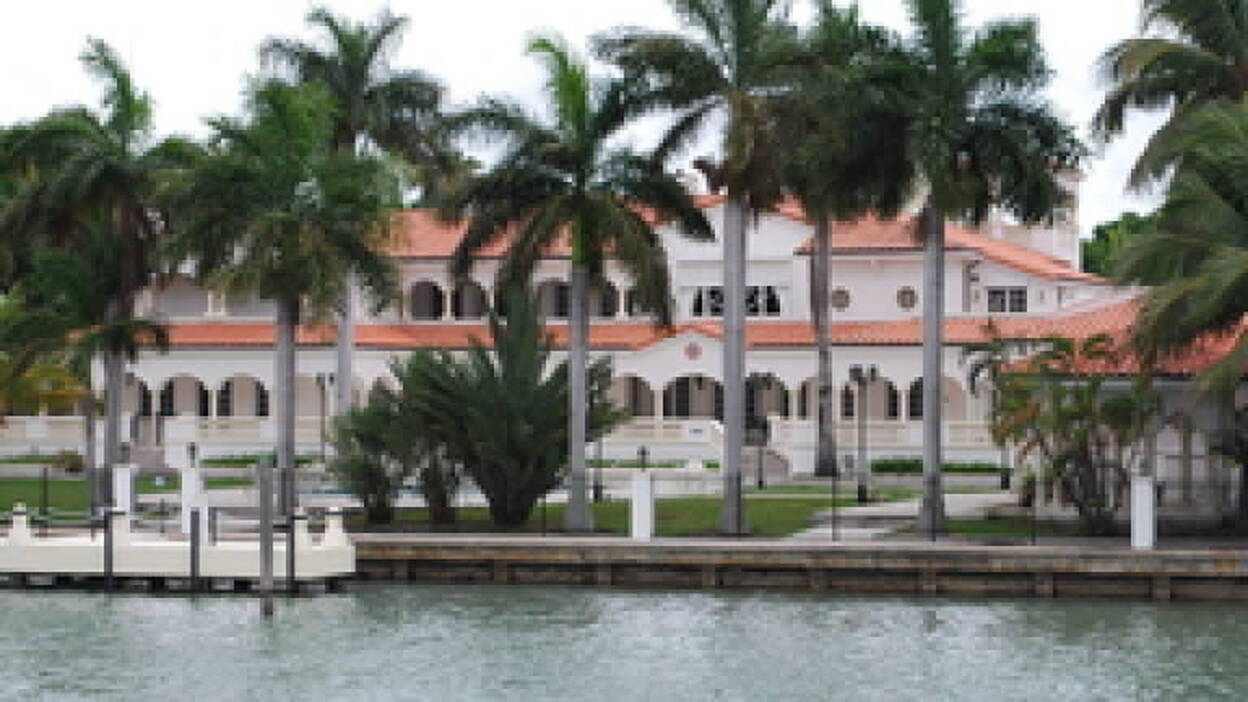 Julio Iglesias compra una mansión de 11,6 millones de euros en Miami