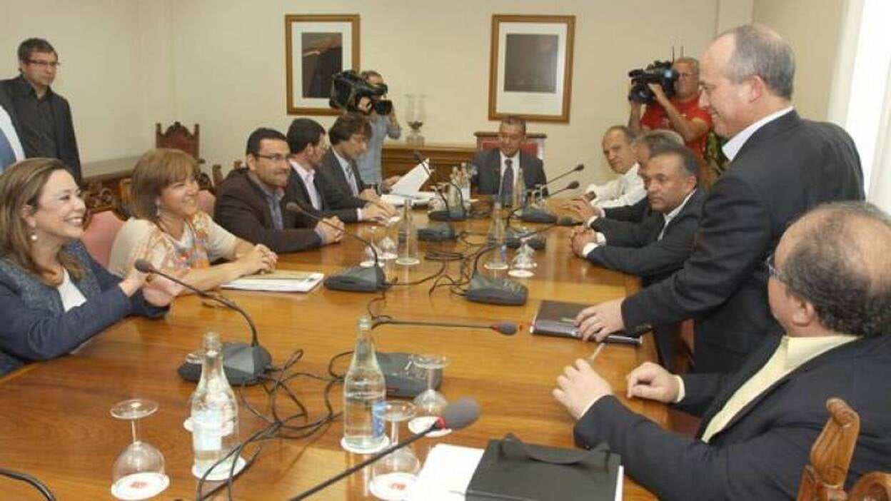 Rivero dice que Canarias seguirá en su lucha contra los sondeos petrolíferos