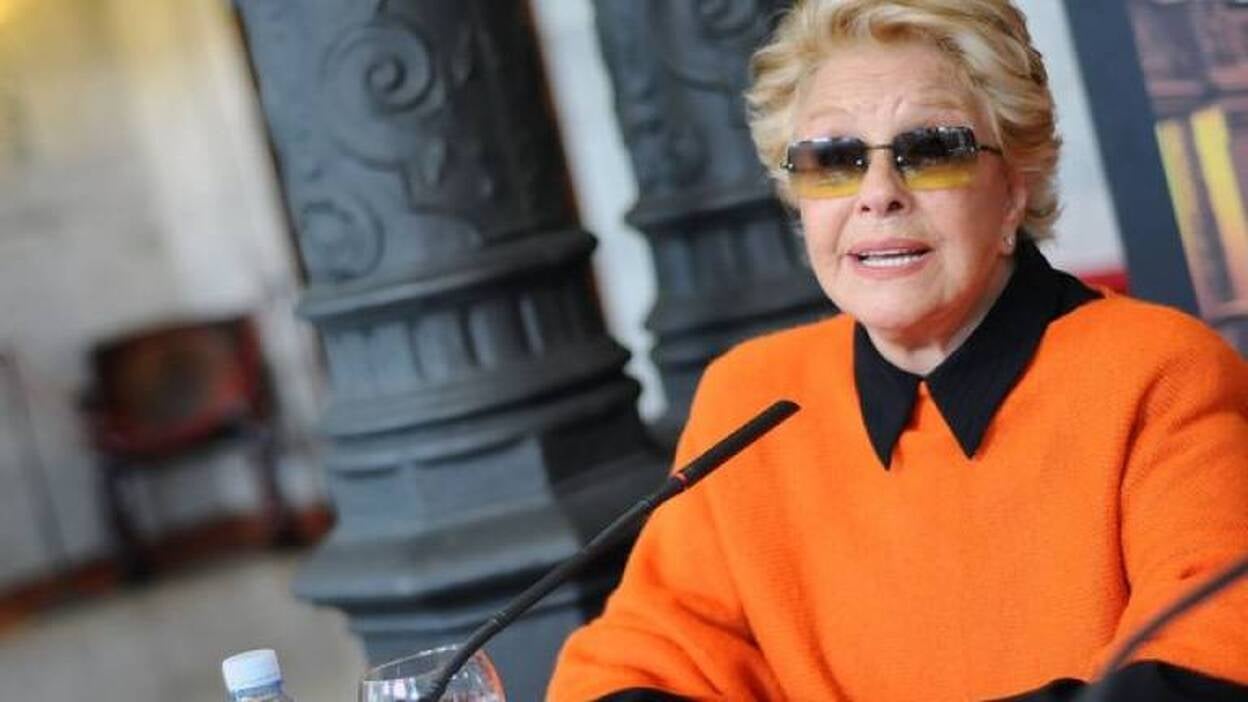 Lola Herrera: "Hay un desfase entre el teatro y la realidad de España"