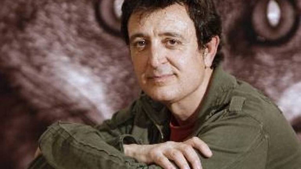 Manolo García reaparece en Elche tras suspender su gira por apendicitis