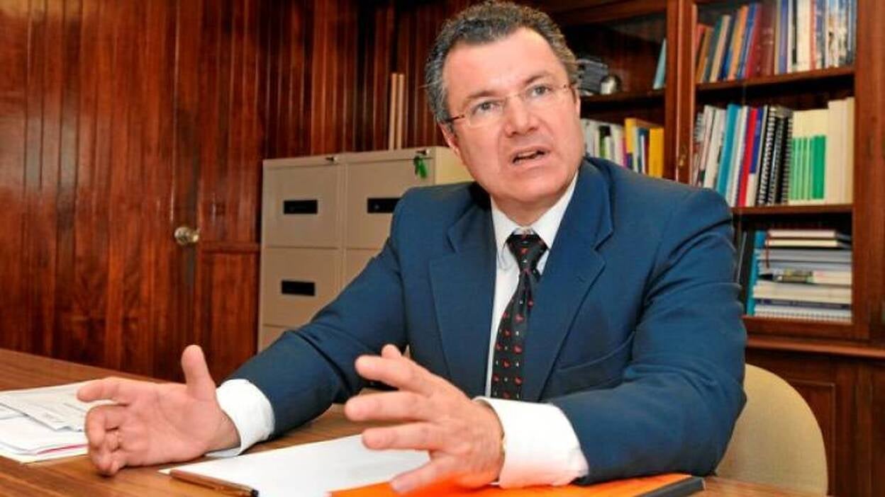 González dimite de portavoz tras acusar al Gobierno de insolvente