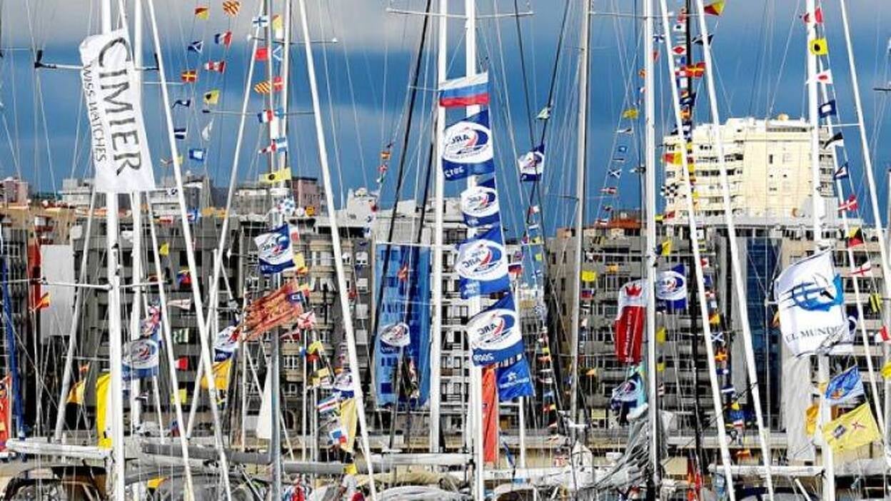 La ciudad despide la regata del año