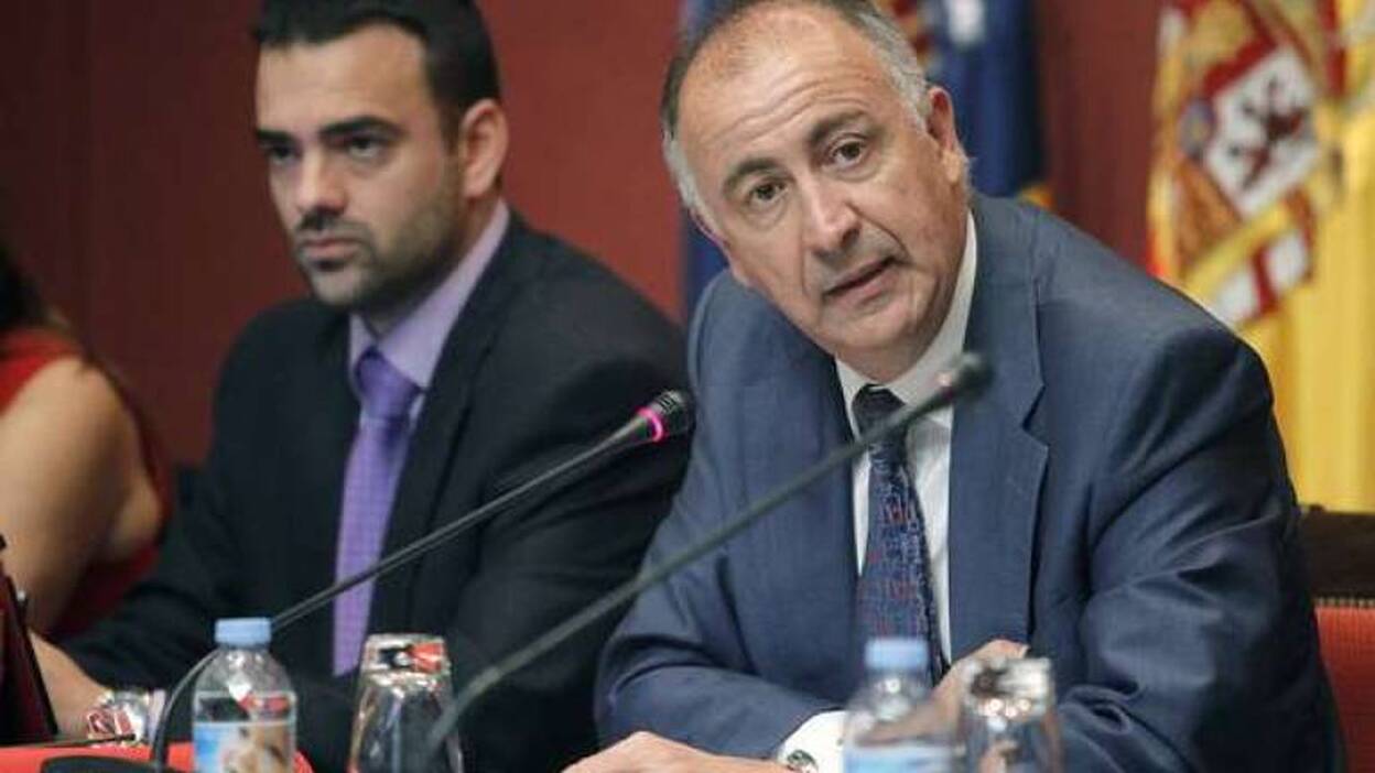 Spínola: "Me dejo la piel para que no haya despidos de empleados públicos"