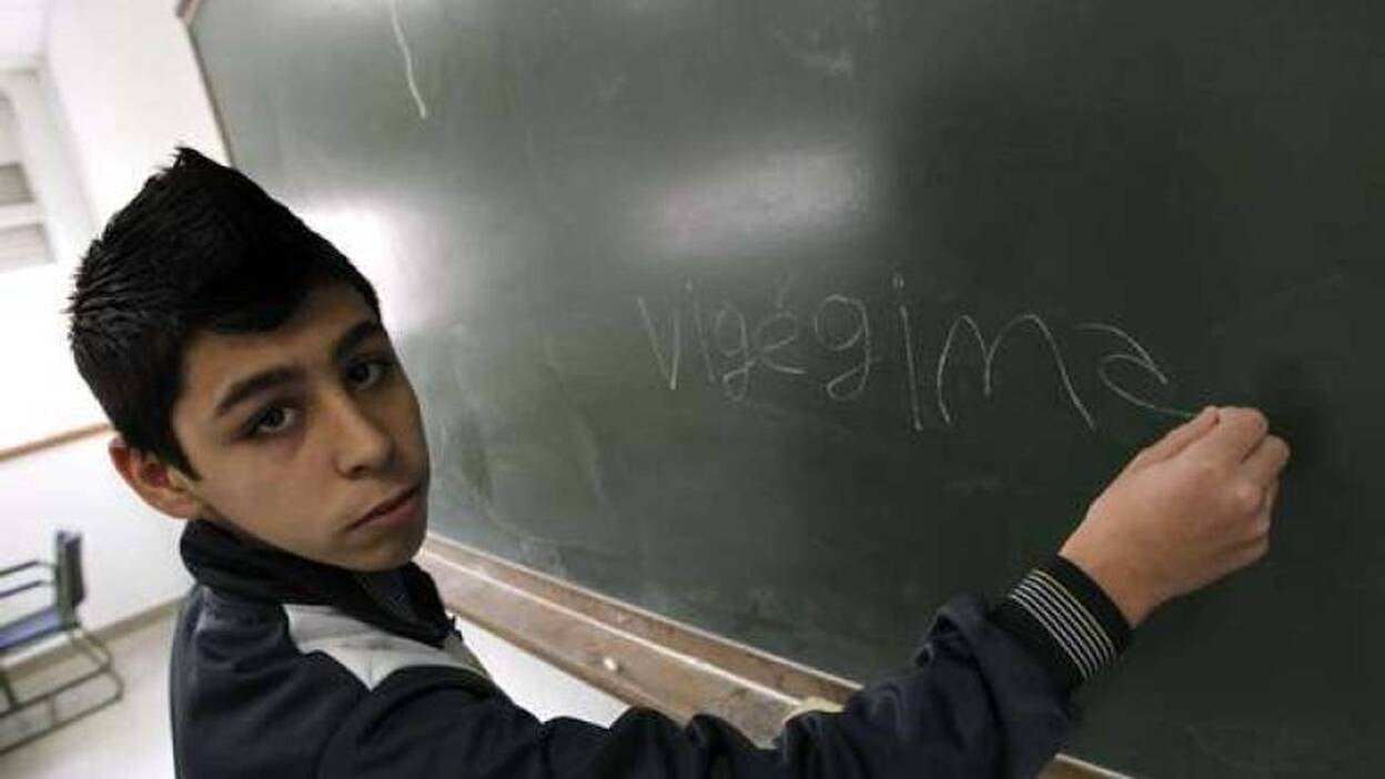 El niño que devora diccionarios y corrigió a Larousse