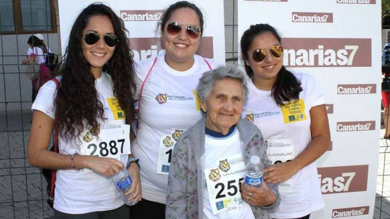 Photocall de CANARIAS7 en la carrera solidaria (II)