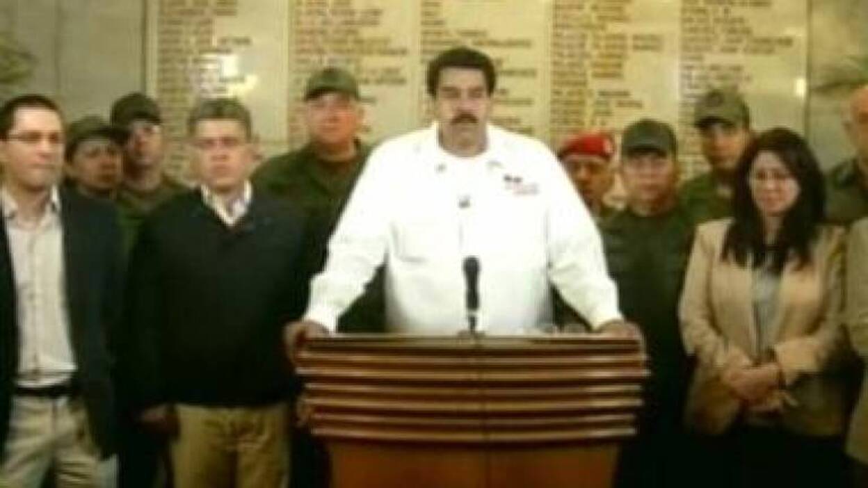 Maduro ordena el despliegue militar y policial tras muerte de Chávez