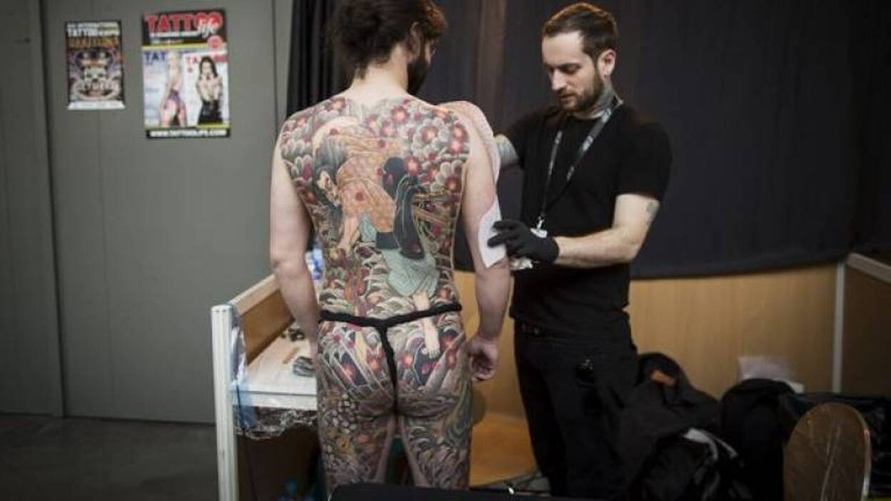 El tatuaje se instala en París