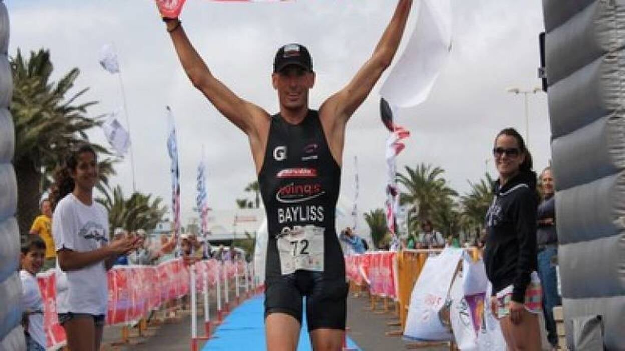 Bayliss y Goertz, vencedores del TRI:122 Teguise Triathlon