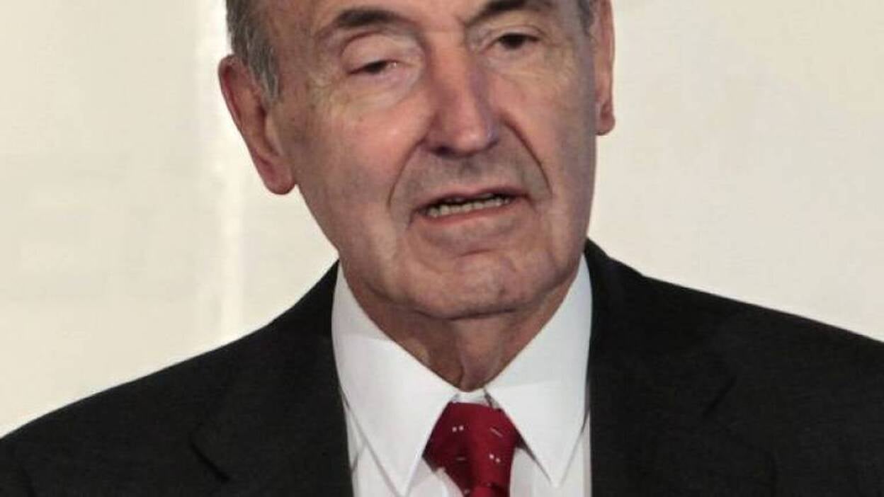 Miquel Roca, uno de los padres de la Constitución, defenderá a la infanta