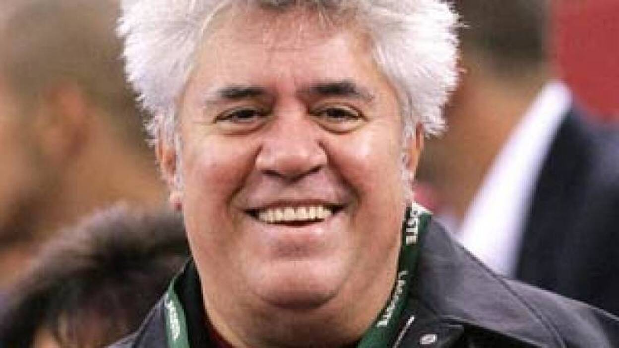 Almodóvar cree que en España debería haber un referéndum sobre la monarquía