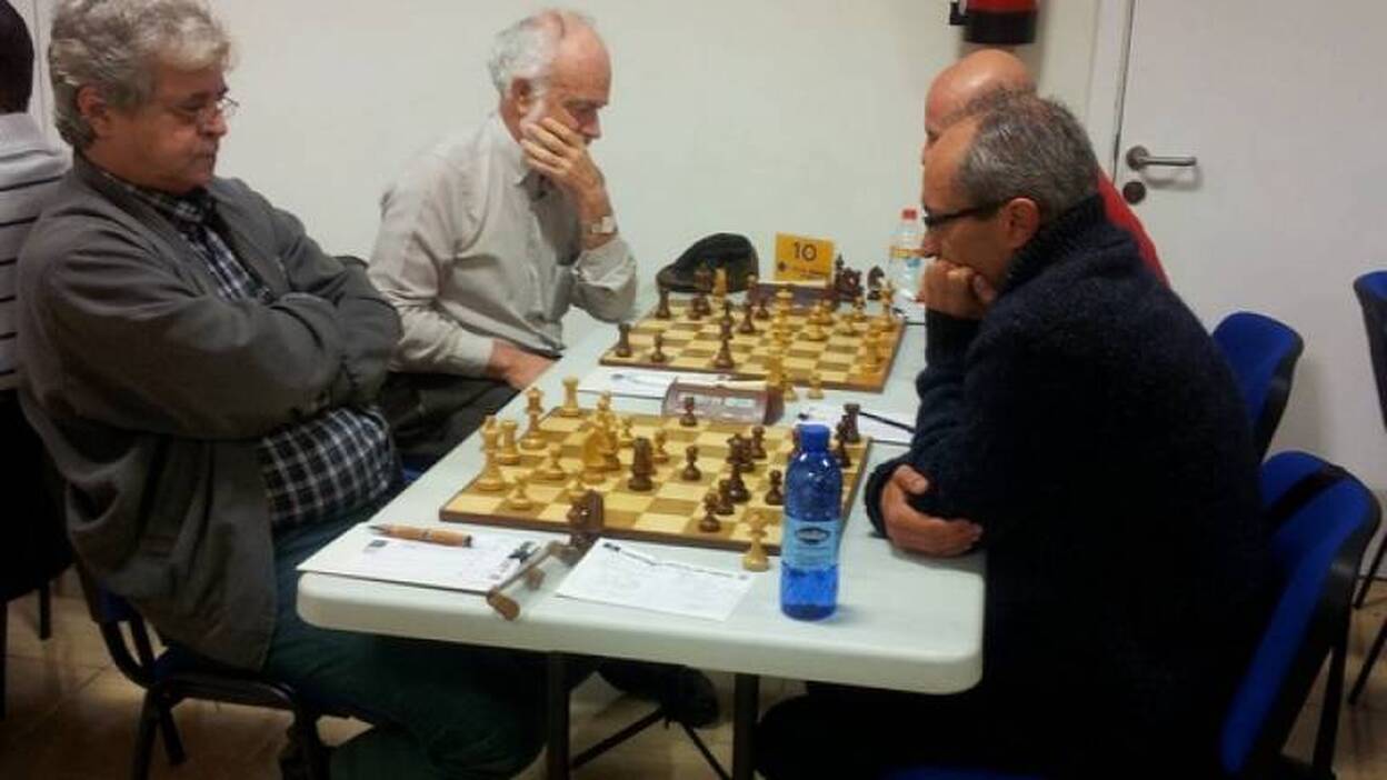 El Villa de Teror sorprendió al líder