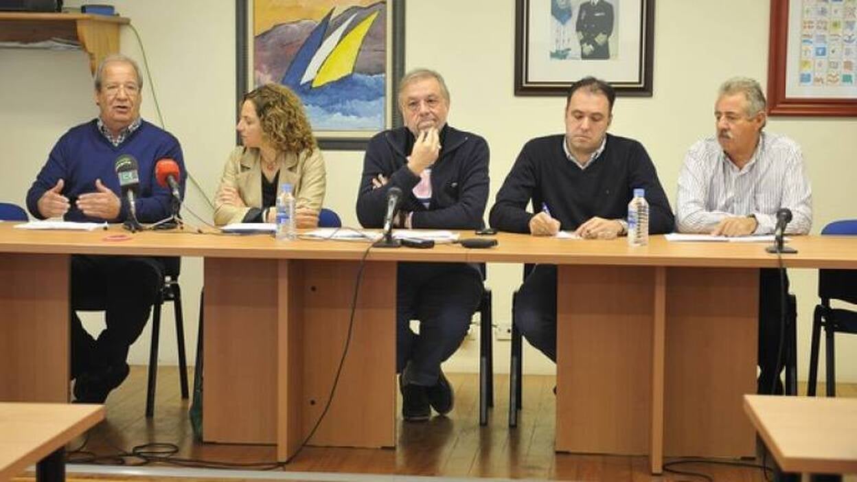 Cabildo y ayuntamiento salvan la temporada 2014