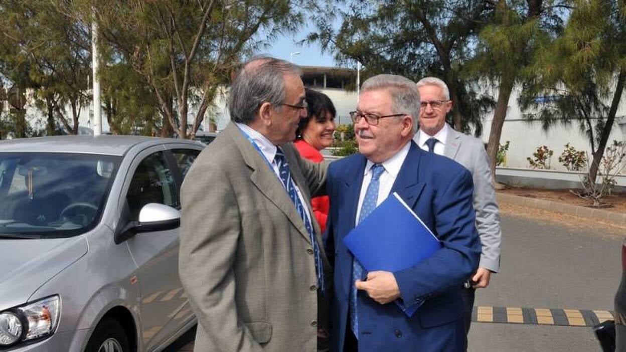 Bravo inaugura una reunión de expertos en plataformas eólicas