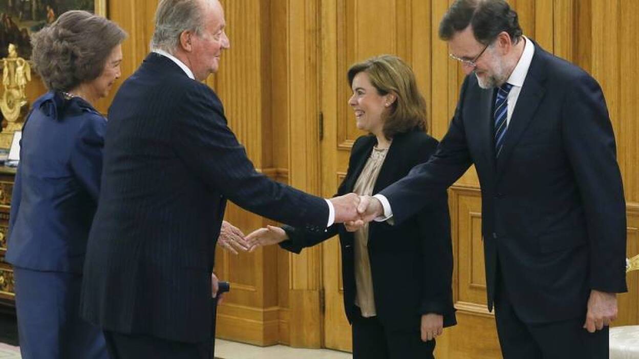 La nueva ministra de Agricultura jura su cargo ante el Rey