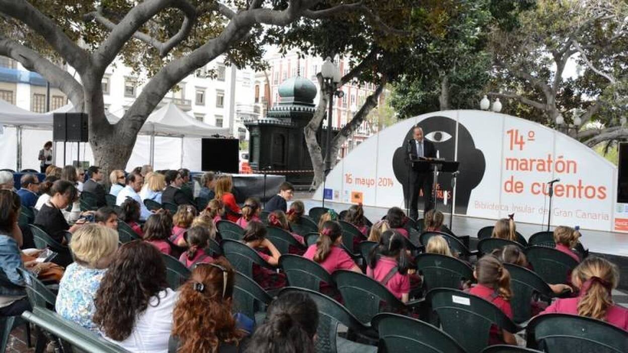 Maratón de Cuentos en la Biblioteca Insular
