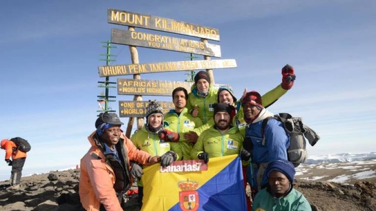 El Kilimanjaro se tiñe de canariedad