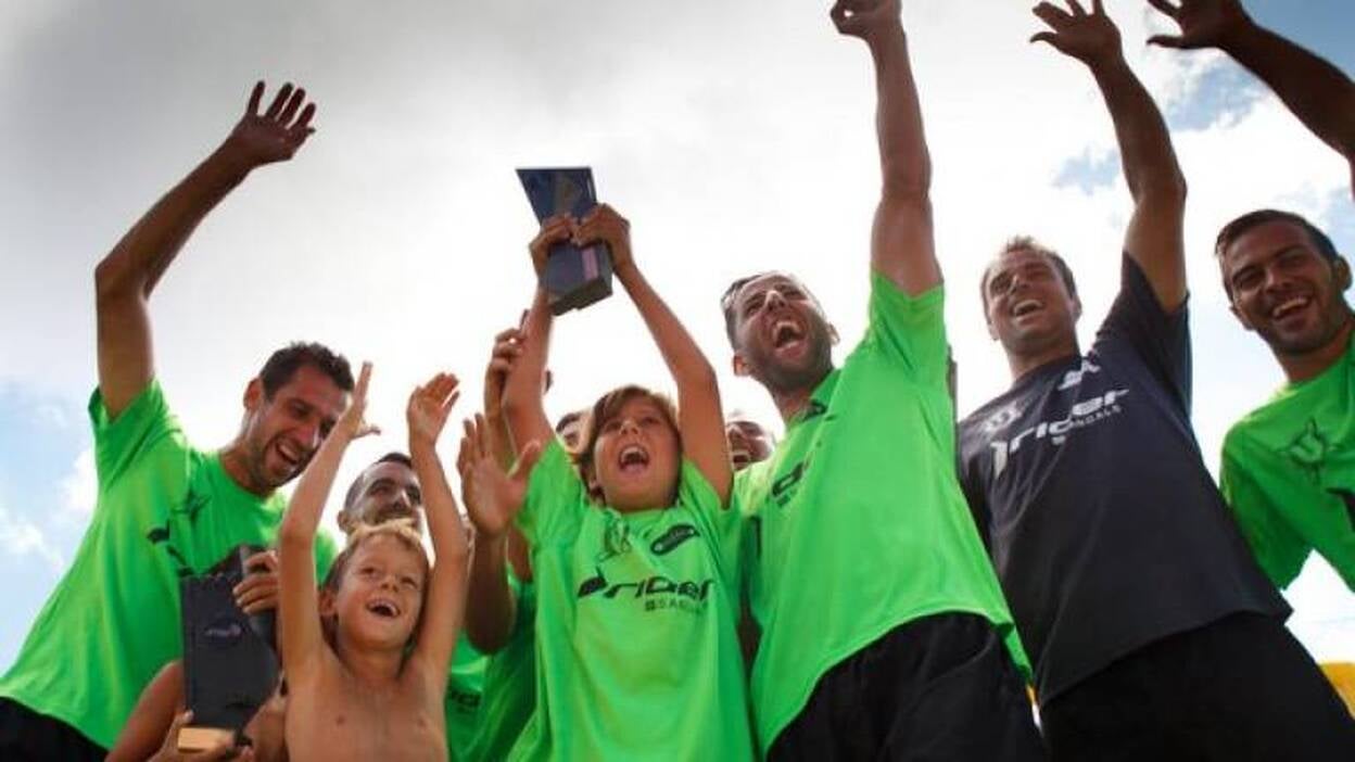 El equipo Rider, brillante campeón del &#8216;Rider Sandals Beach Soccer Tour&#8217;