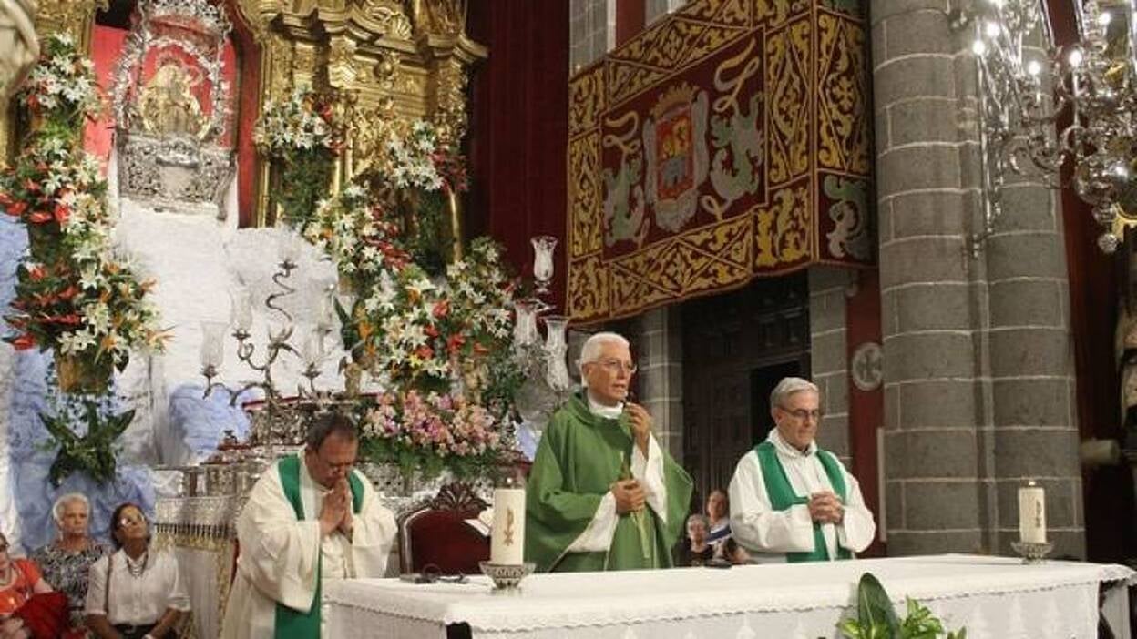 La Virgen del Pino volvió a su camarín