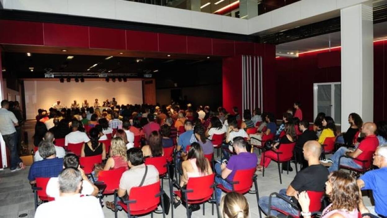 Lleno en la presentación del documental sobre el Kilimanjaro
